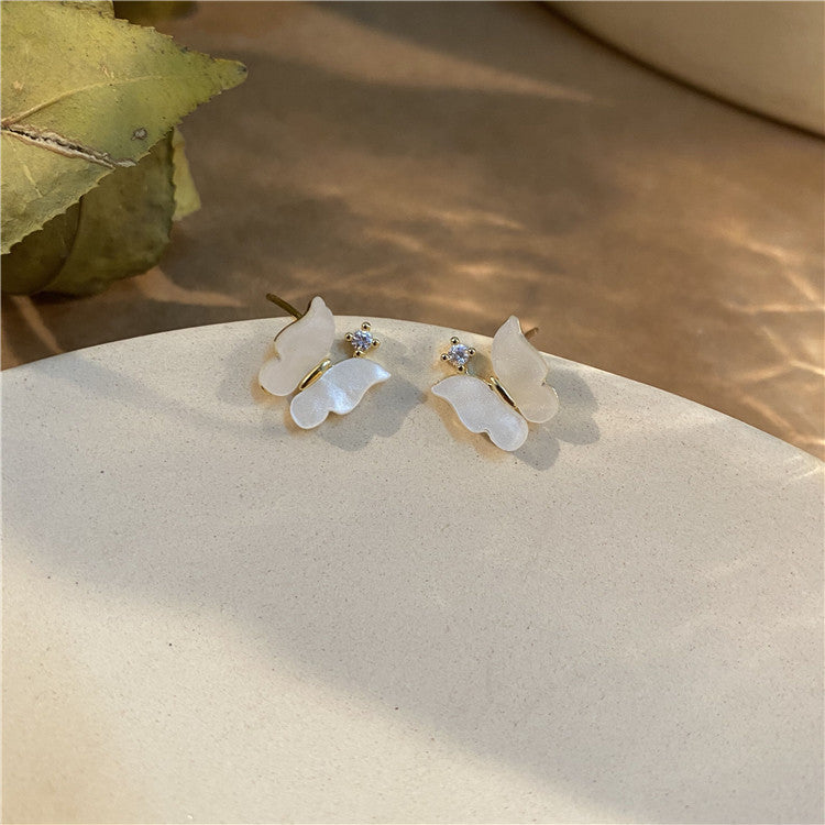 Early Spring New Shell Butterfly Earrings Are Exquisite And Small